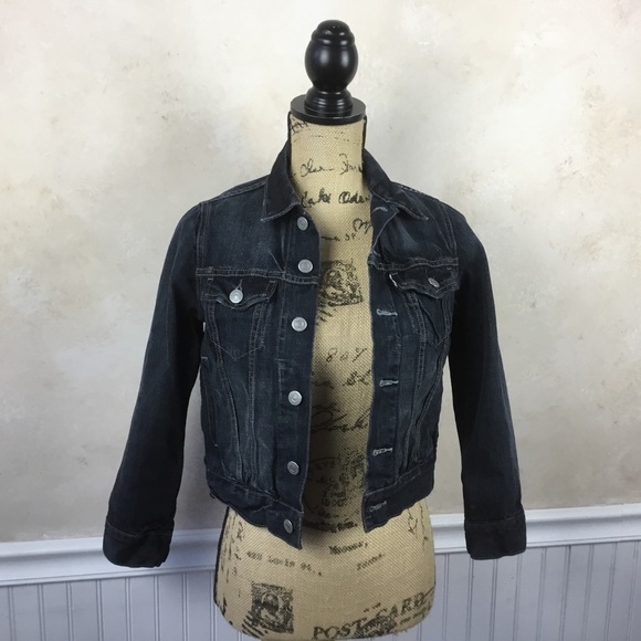 Levi’s Classic Dark Wash Jean Jacket - Picture 4 of 7